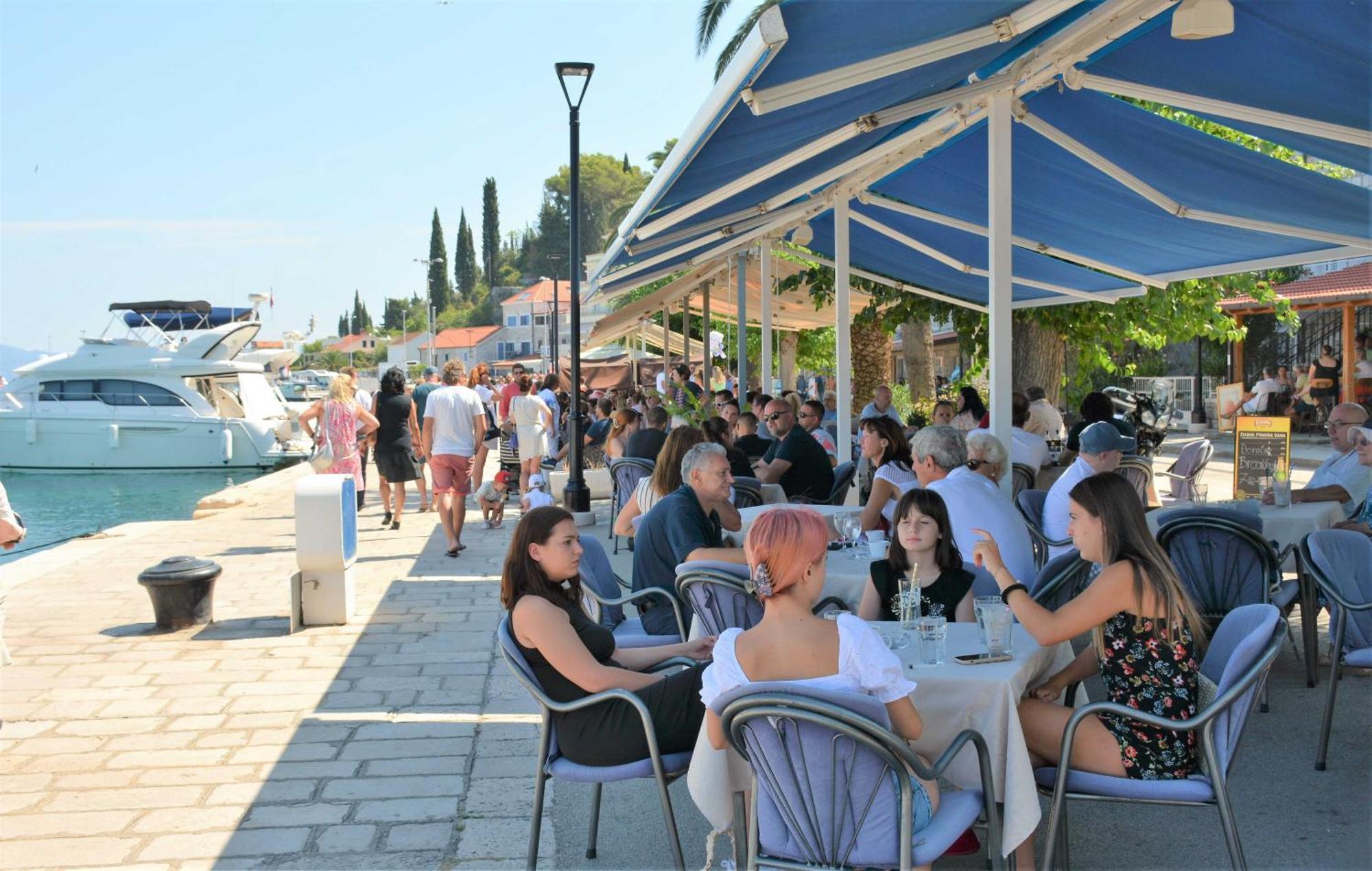 Guesthouse Aurora Trpanj Esterno foto